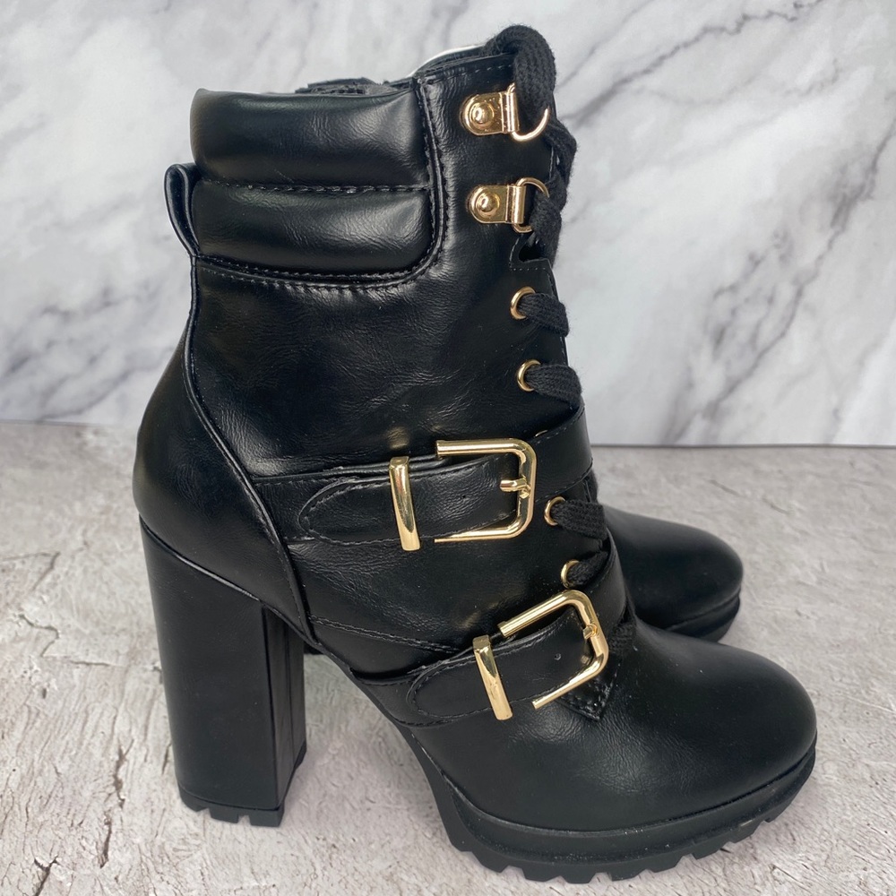 Shoedazzle Boots